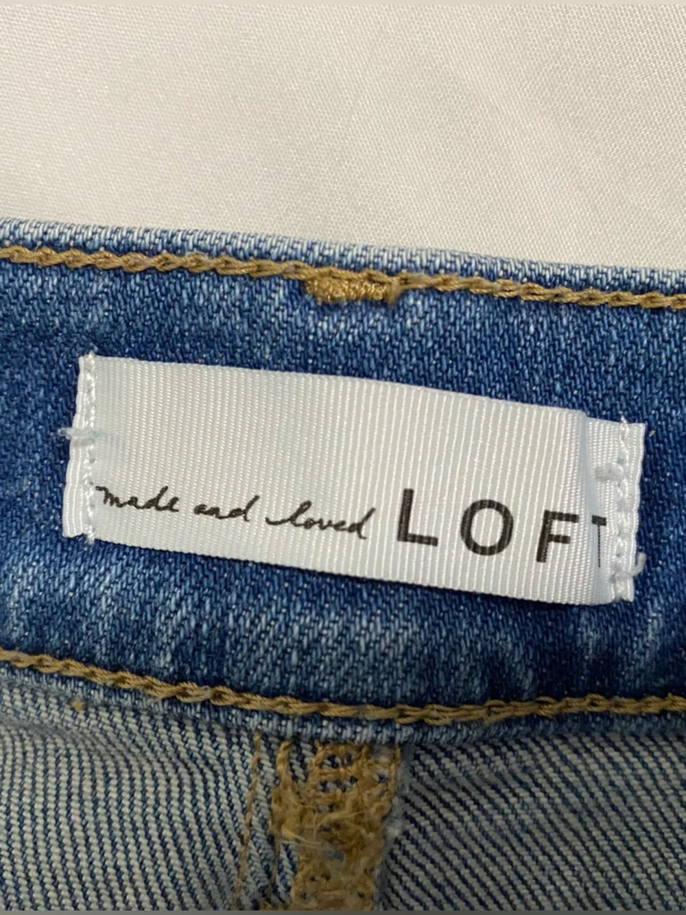 LOFT High Rise The Slim Flare Jeans‎ with Raw Hem Medium Wash Lyocell Size 30/10